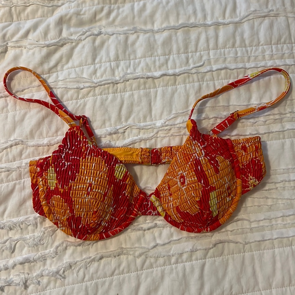 NEW Kotomi Angie Swimsuit Top size large